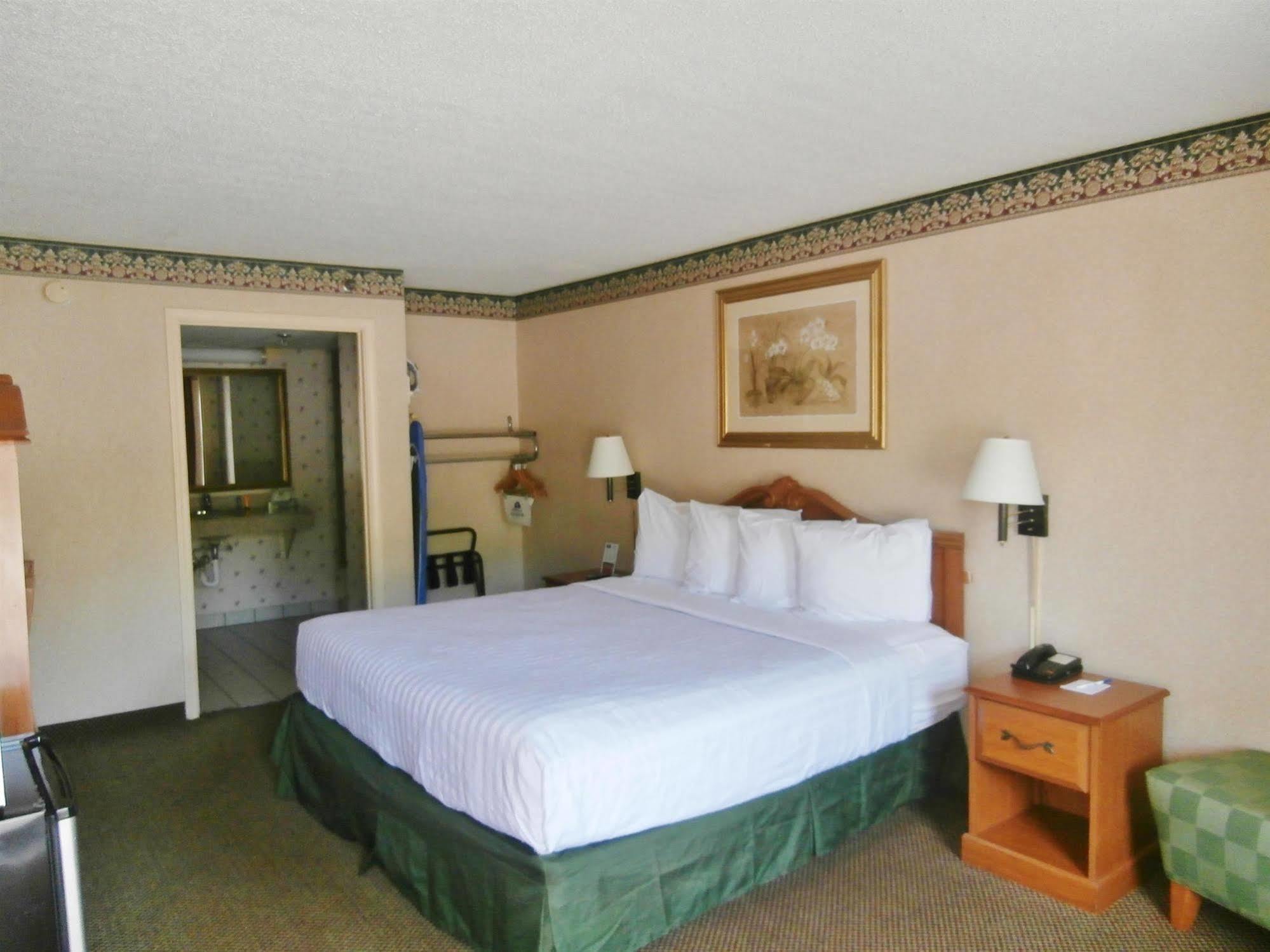 My Home & Suites Covington Bagian luar foto